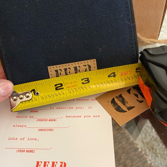 NWT FEEDprojects wallet zippered with multiple slots for cards cash - Picture 5 of 6